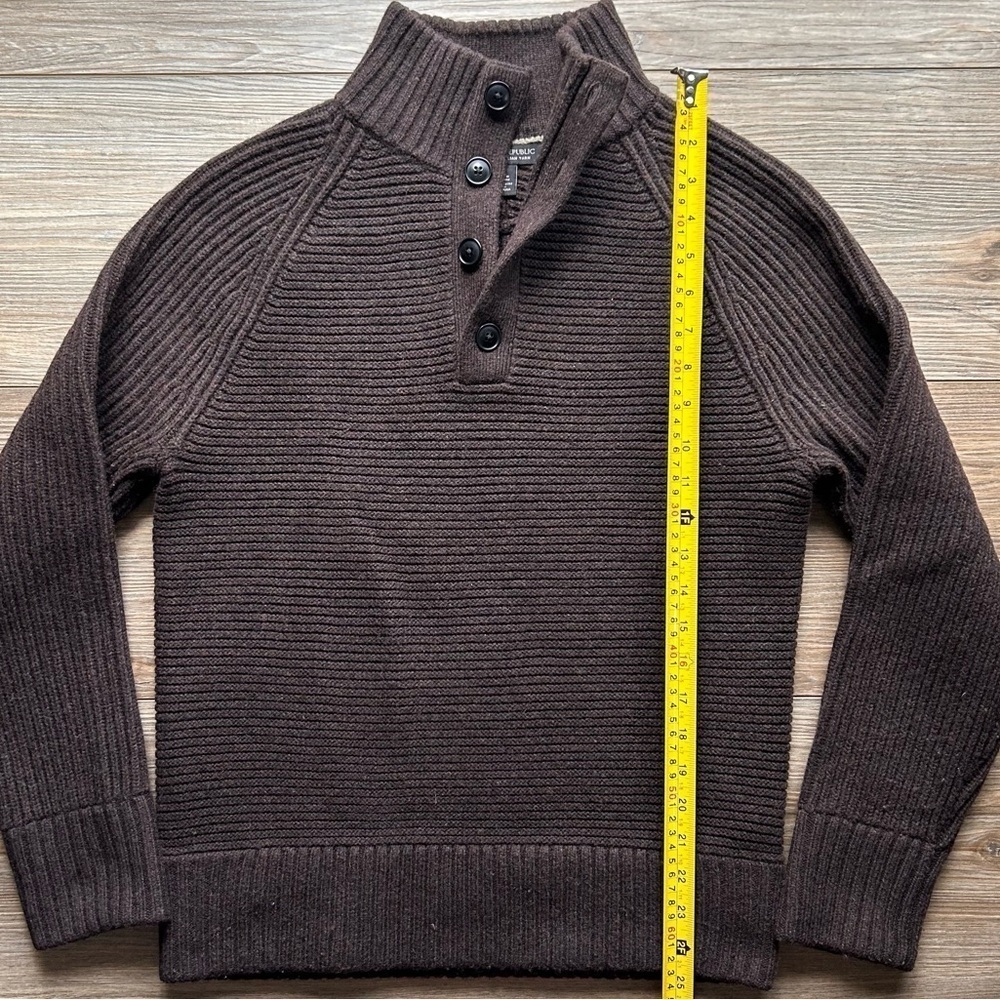 Banana Republic | Chunky Knit Italian Yarn Sweater in Chocolate Brown (Small) - Picture 11 of 15